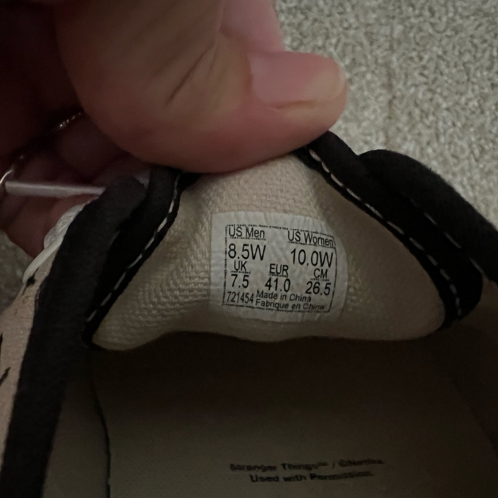 Stranger Things Themed Vans - Picture 6 of 7